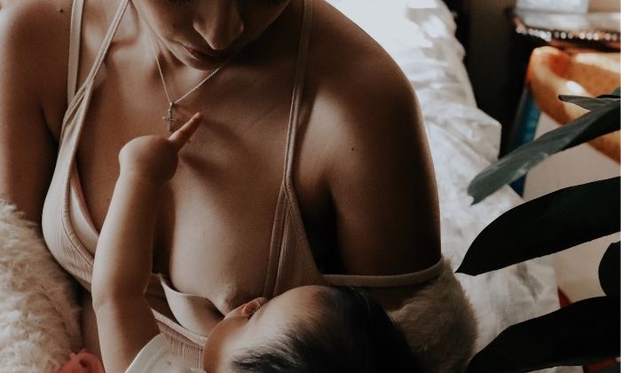 6 Common Causes of Sore Nipples & Painful Breastfeeding